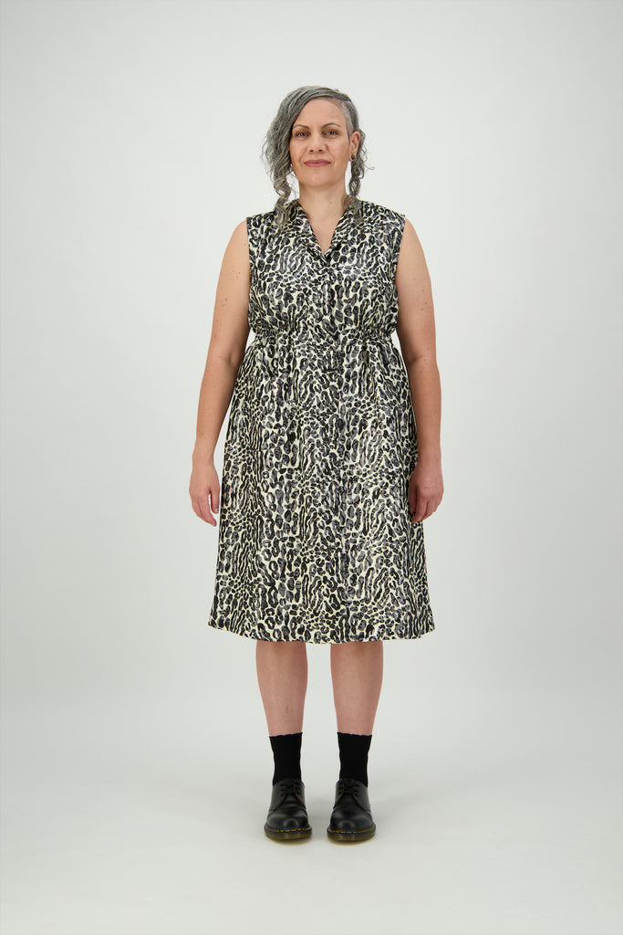 Knee length button through sleeveless dress with fabric matching covered buttons  Citizen Women