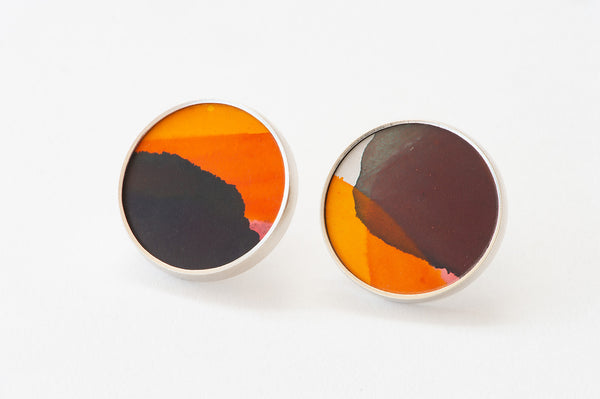 A pair of silver earring stud with aluminium discs painted orange and grey, Citizen Women